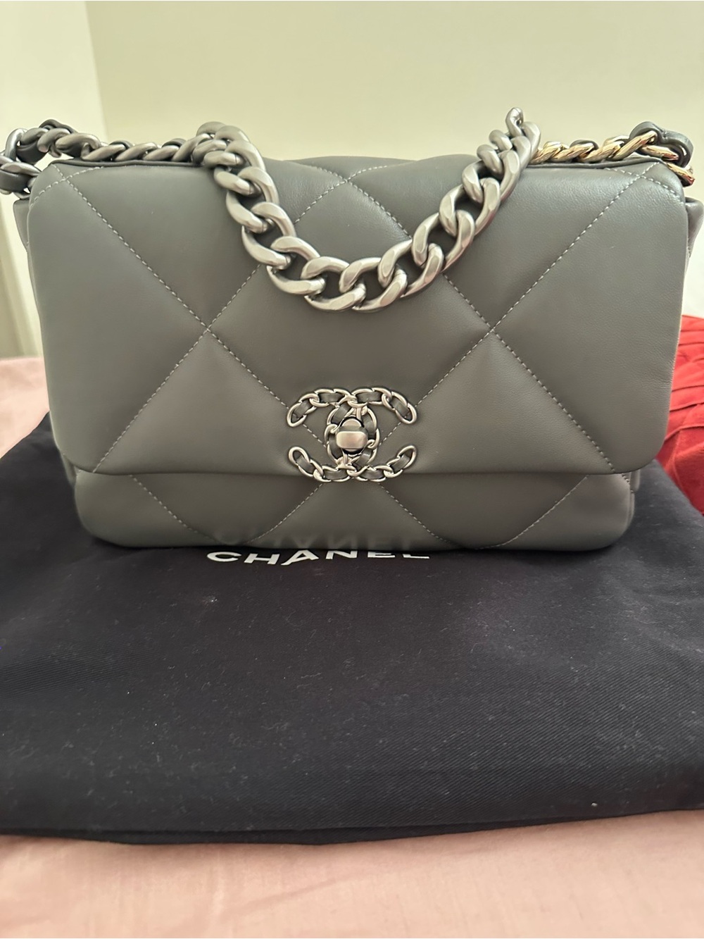 Quilted Shoulder Bag in Gray with Chain Strap